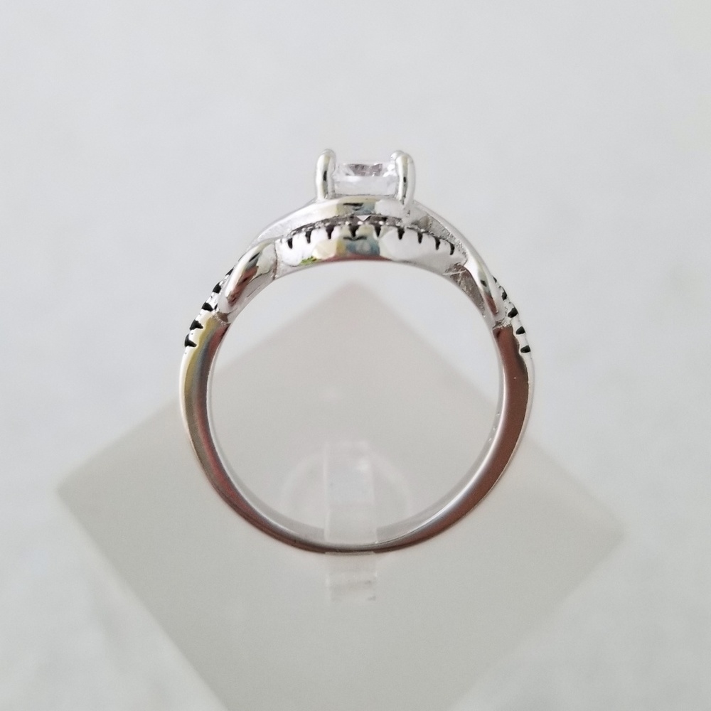 Black Spinel Leaf Design Ring - Picture 4 of 8